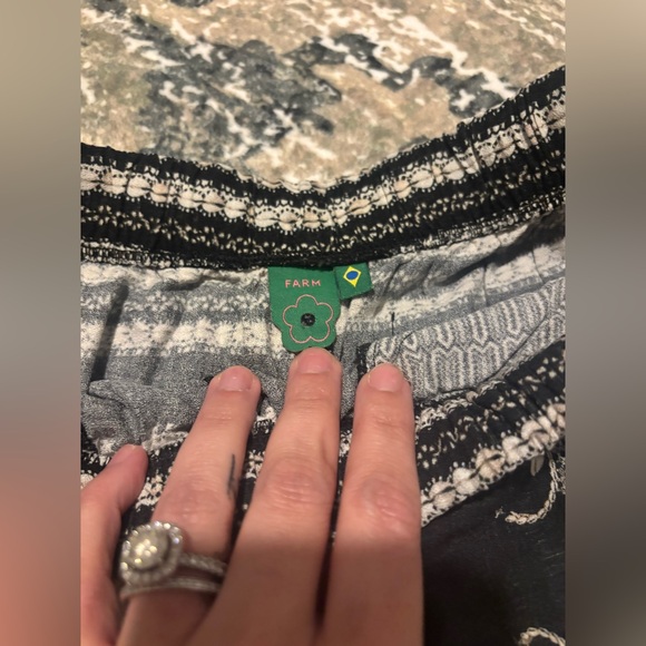 FARM Rio Shorts size P - Picture 3 of 6